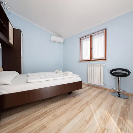 House Mirjana Дом отдыха *